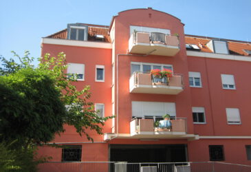 ETW mit Loggia und Balkon