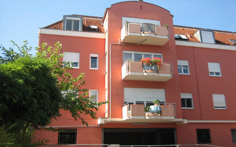 ETW mit Loggia und Balkon