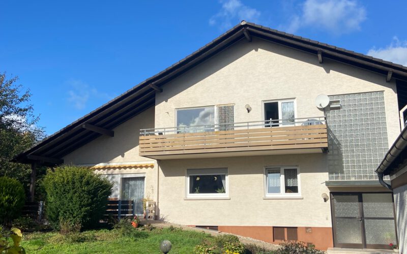 Zweifamilienhaus in direkter Feldrandlage