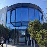 Repräsentatives Officegebäude mit multifunktionaler Halle